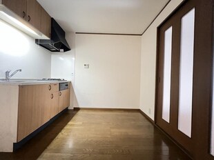 フェアリーテール出屋敷の物件内観写真